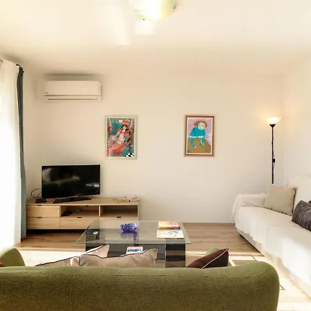 Spacious Holiday In With Terrace Apartmán