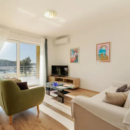 Spacious Holiday In With Terrace