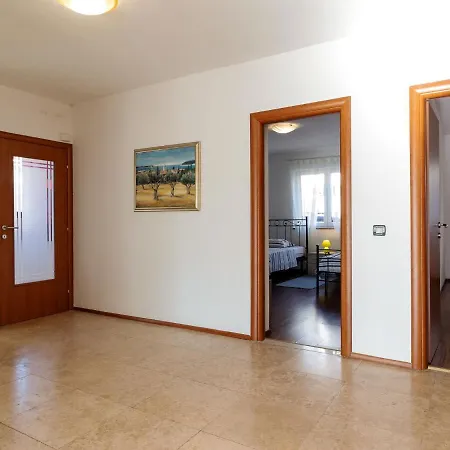 Spacious Holiday In With Terrace *