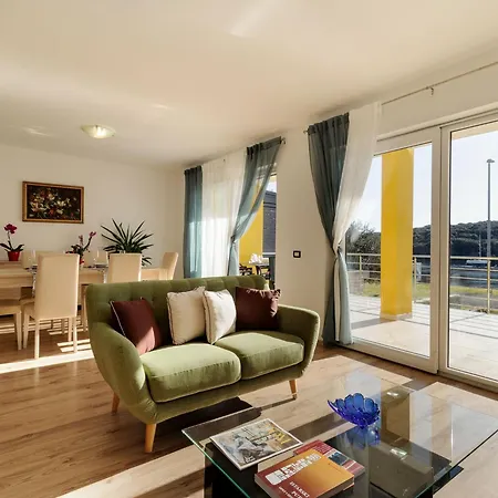 Spacious Holiday In With Terrace