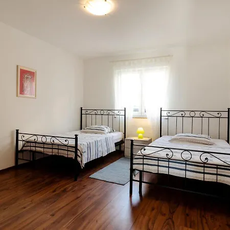 Spacious Holiday In With Terrace Apartman *